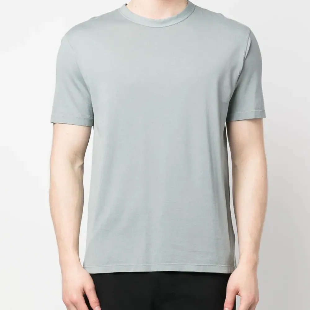 Футболка с нашивкой-логотипом