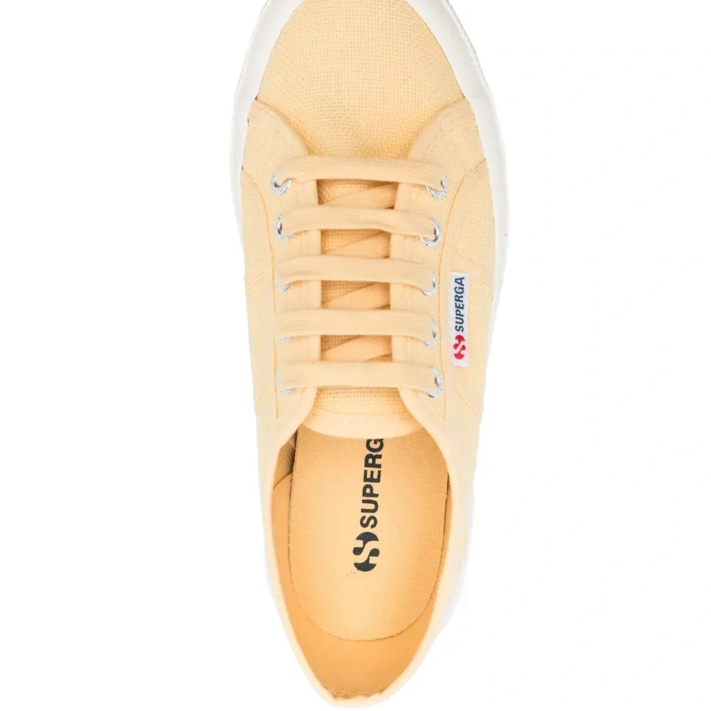 Кеды из канваса