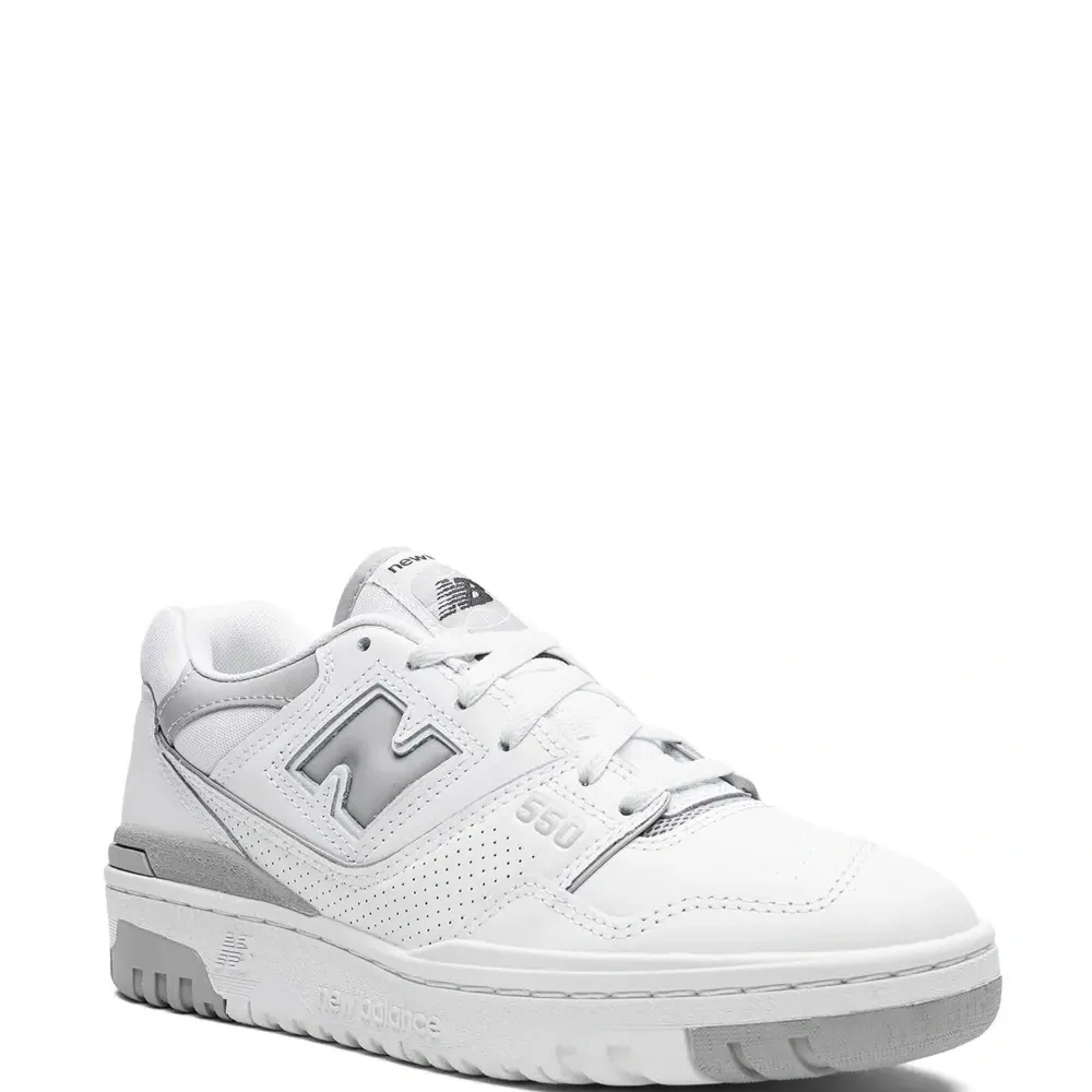 Кроссовки 550