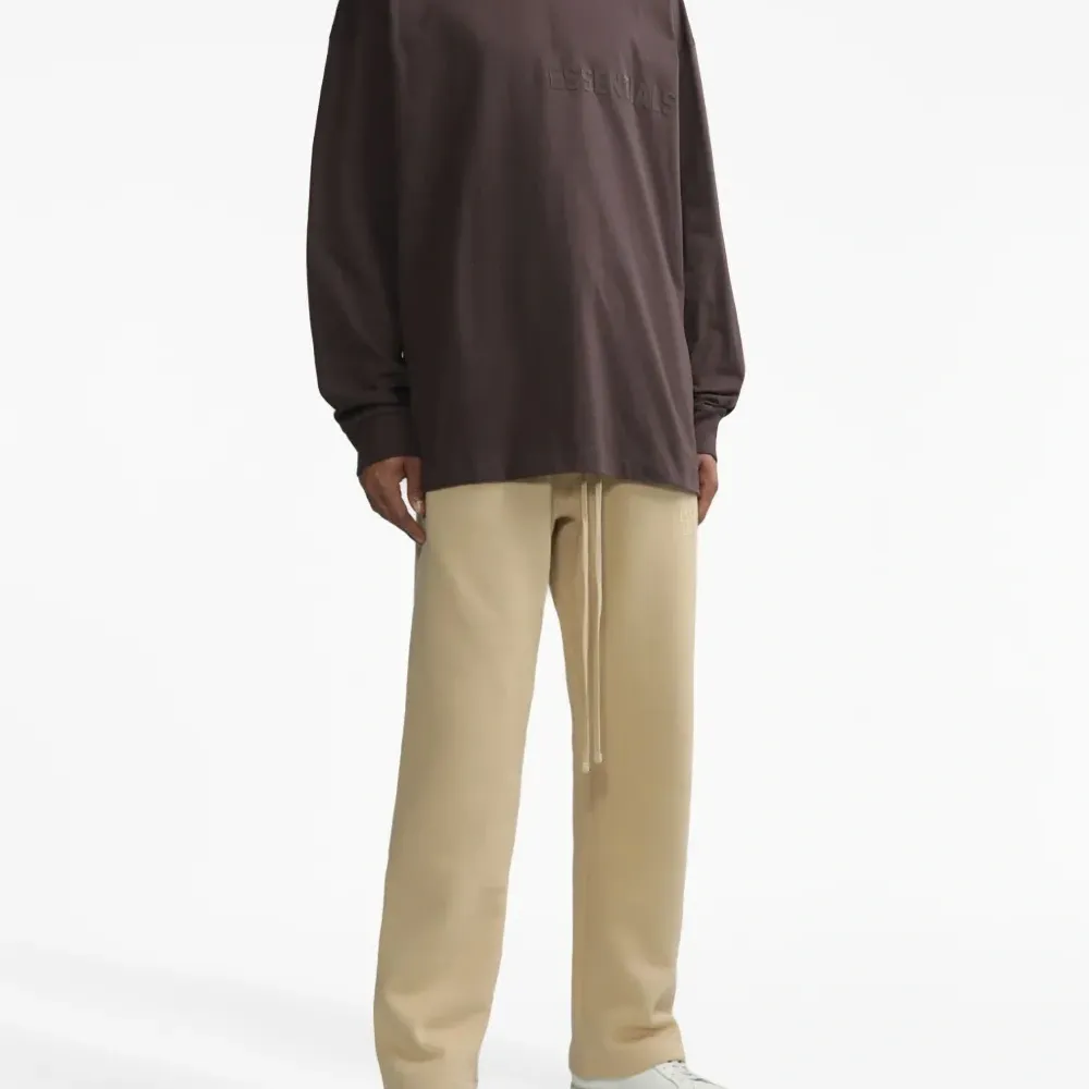 Футболка с длинными рукавами и логотипом