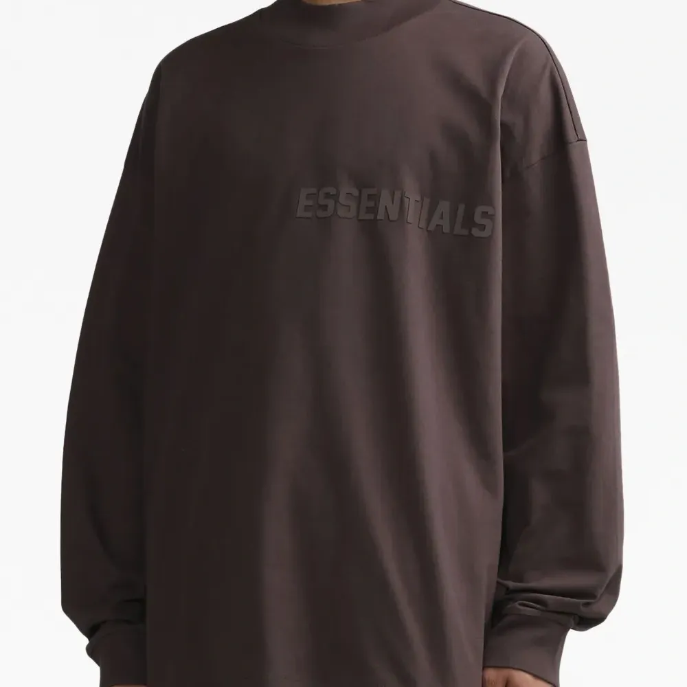 Футболка с длинными рукавами и логотипом