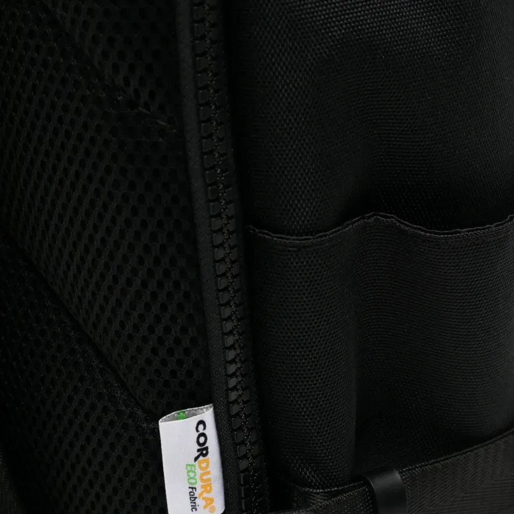 Рюкзак с карманами и логотипом