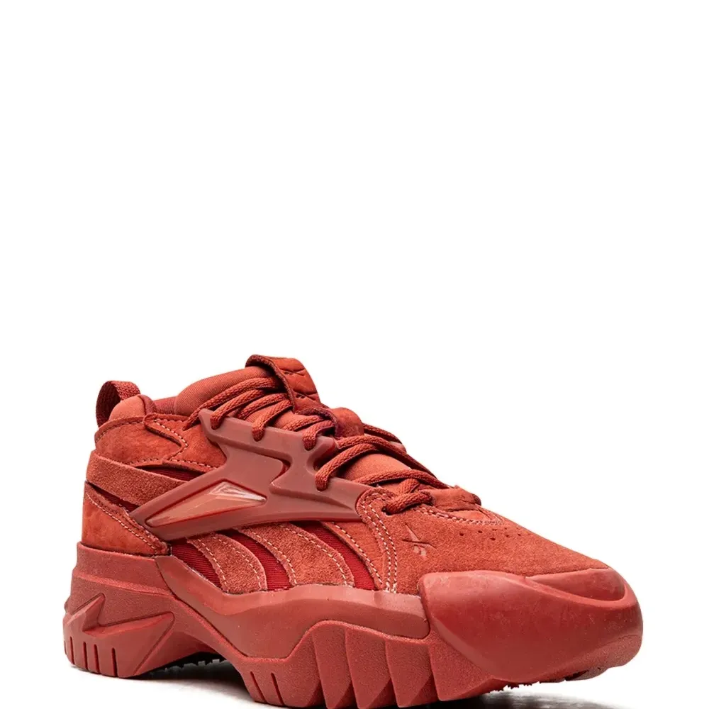 Кроссовки Club C V2 из коллаборации с Cardi B