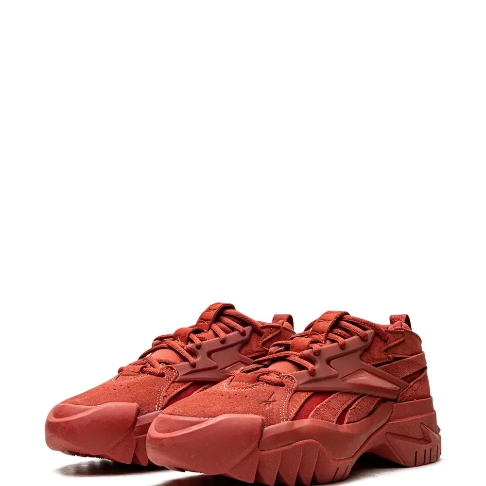 Кроссовки Club C V2 из коллаборации с Cardi B