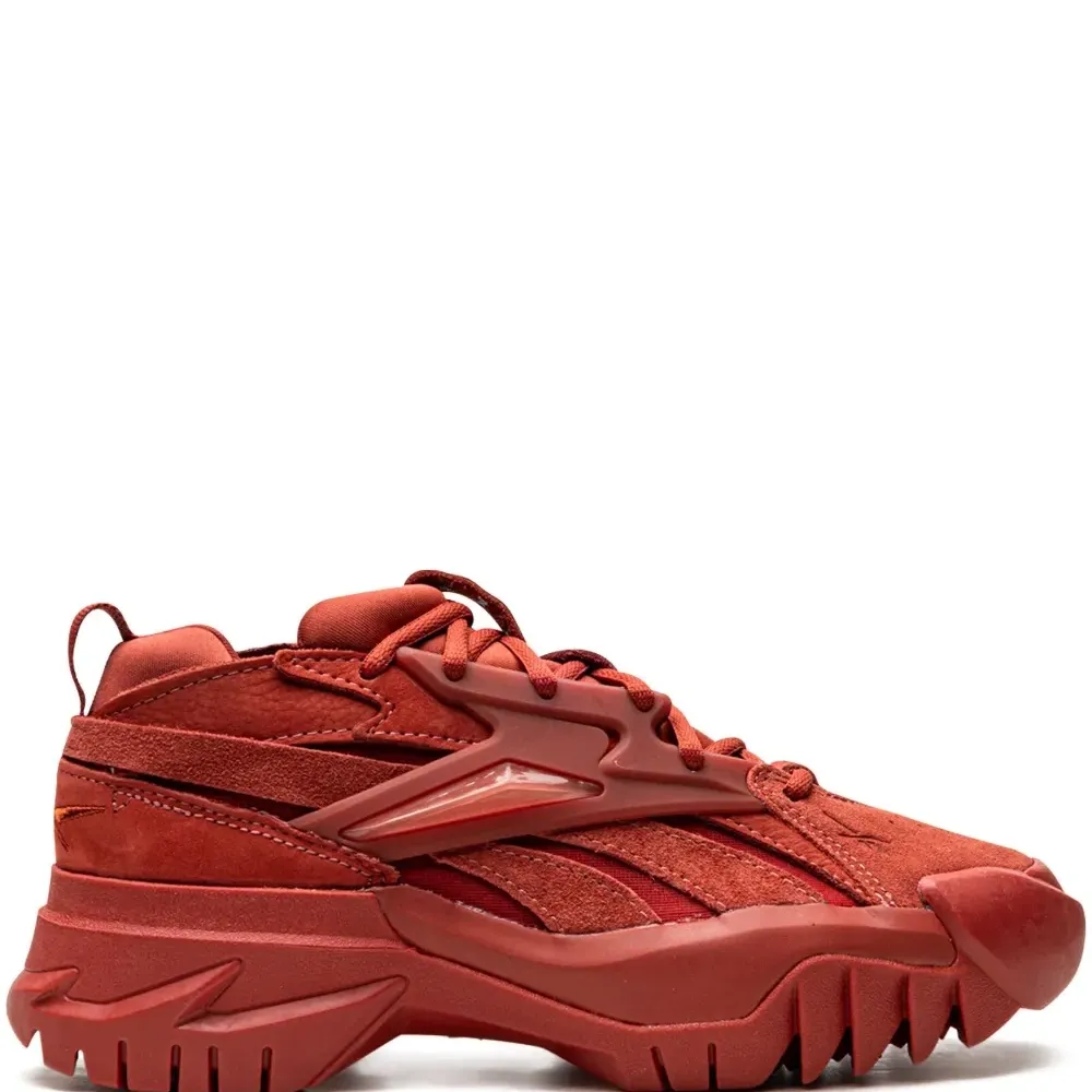 Кроссовки Club C V2 из коллаборации с Cardi B