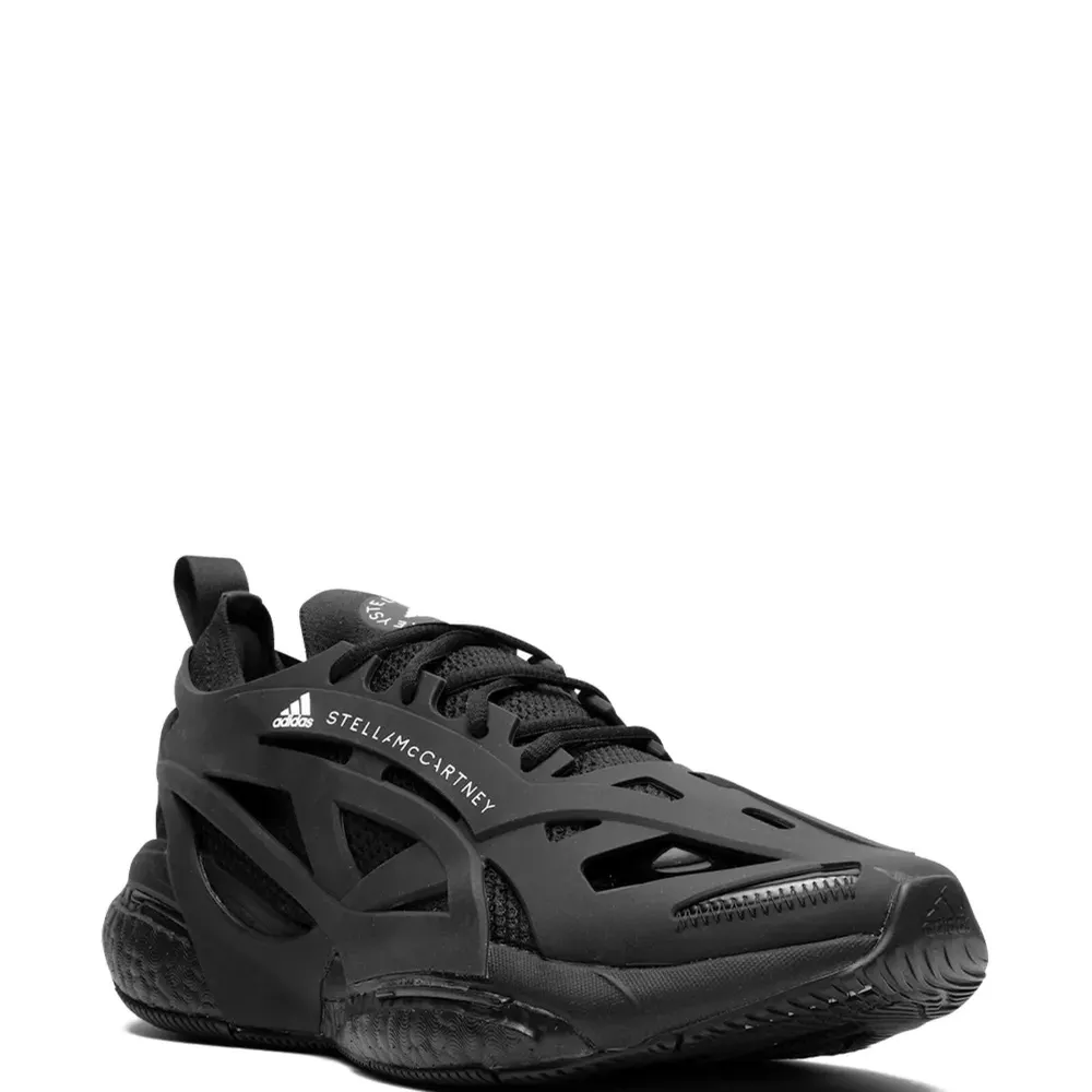 Кроссовки Solarglide из коллаборации с Stella McCartney