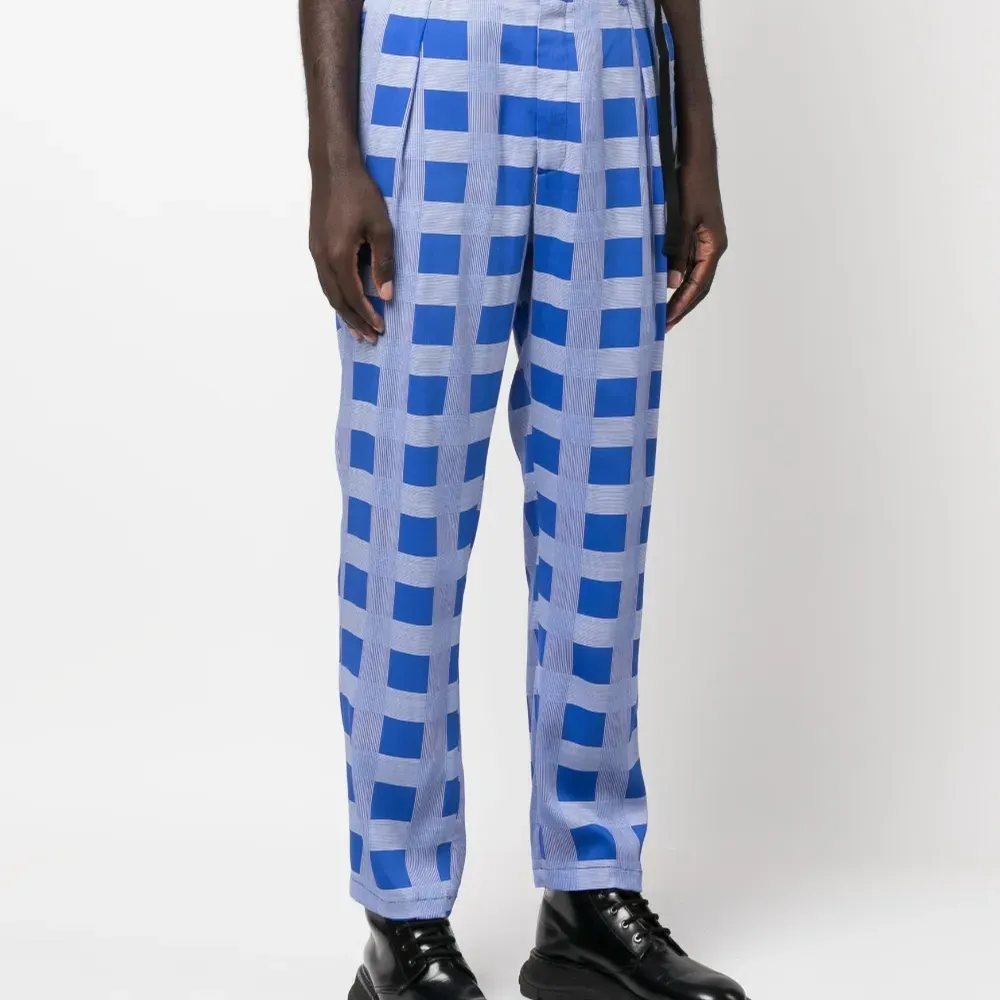 Брюки в клетку