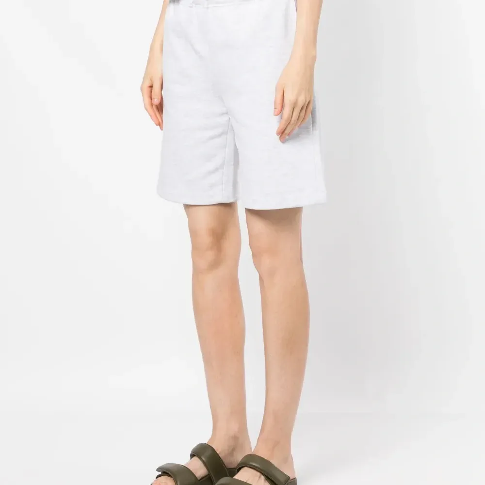 Спортивные шорты