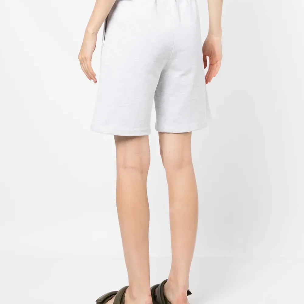 Спортивные шорты