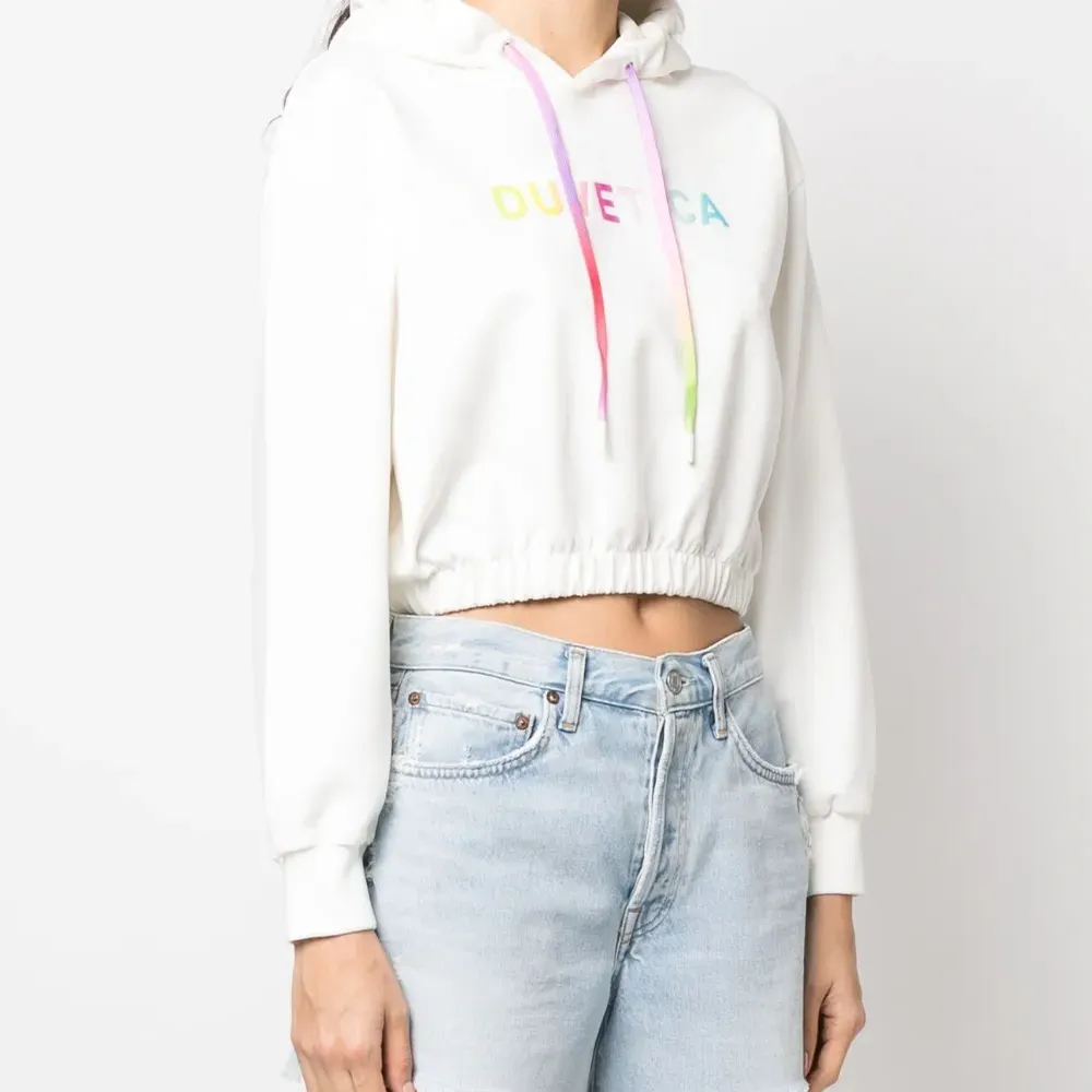 Укороченное худи с логотипом