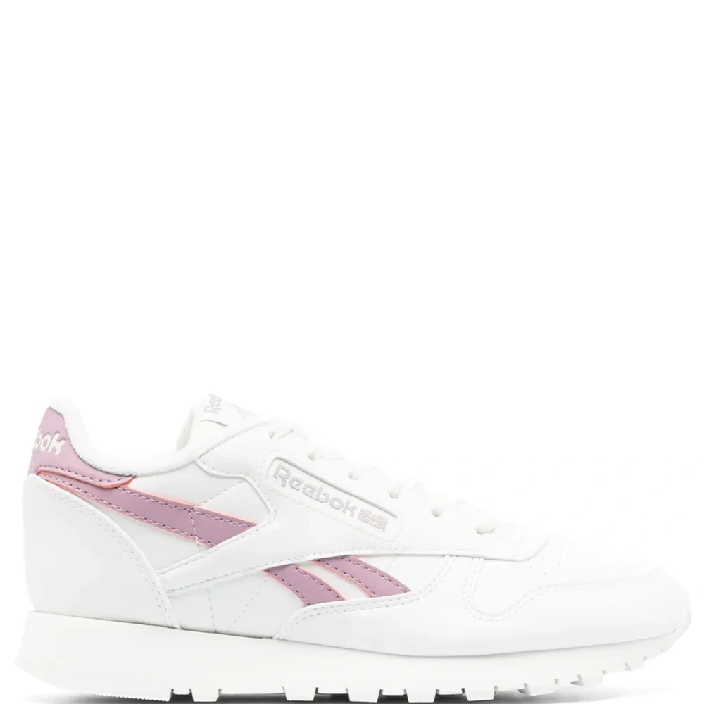 Кроссовки на шнуровке