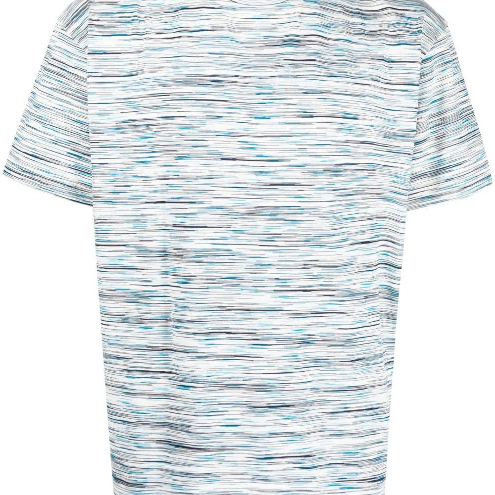 Полосатая футболка