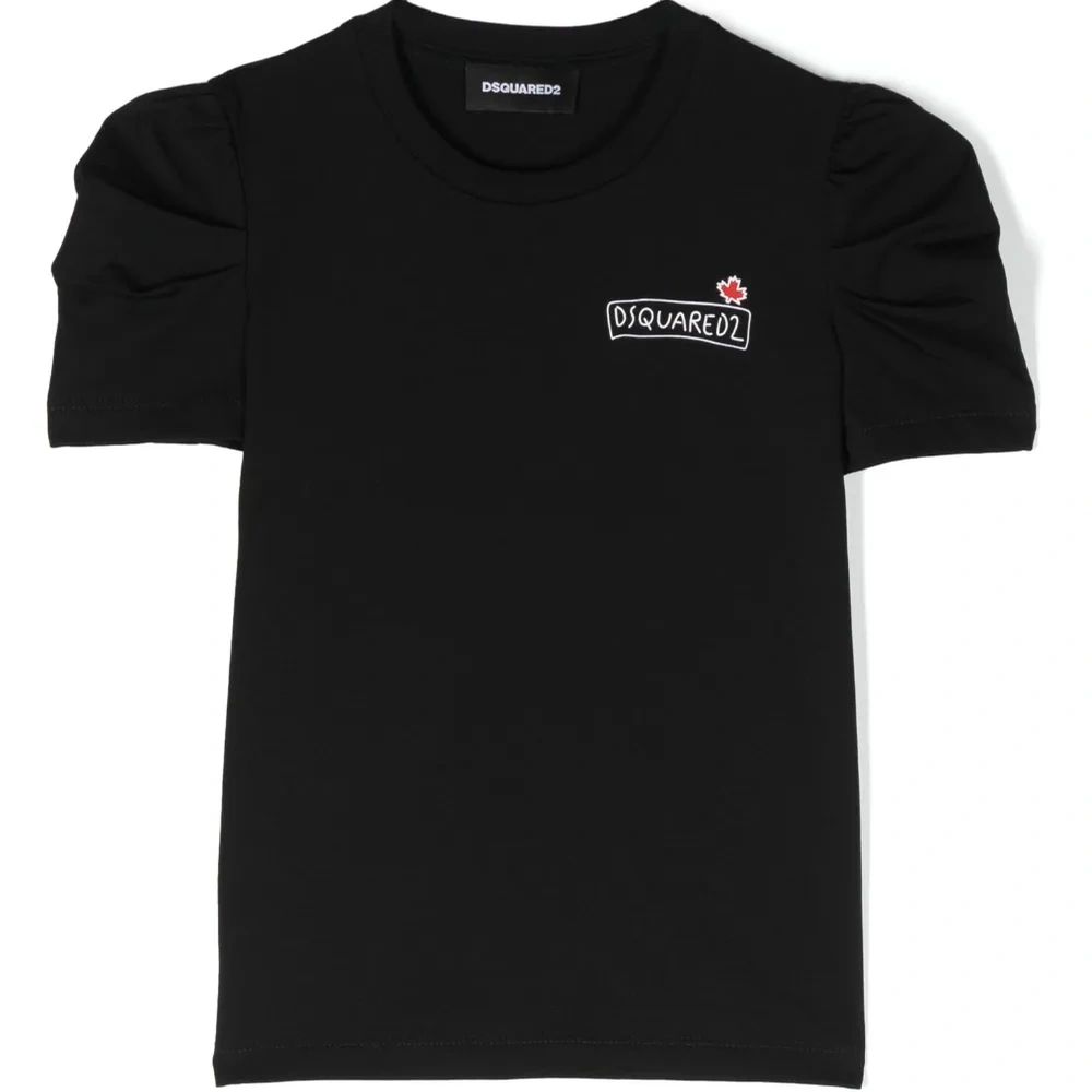 Футболка с объемными рукавами и логотипом