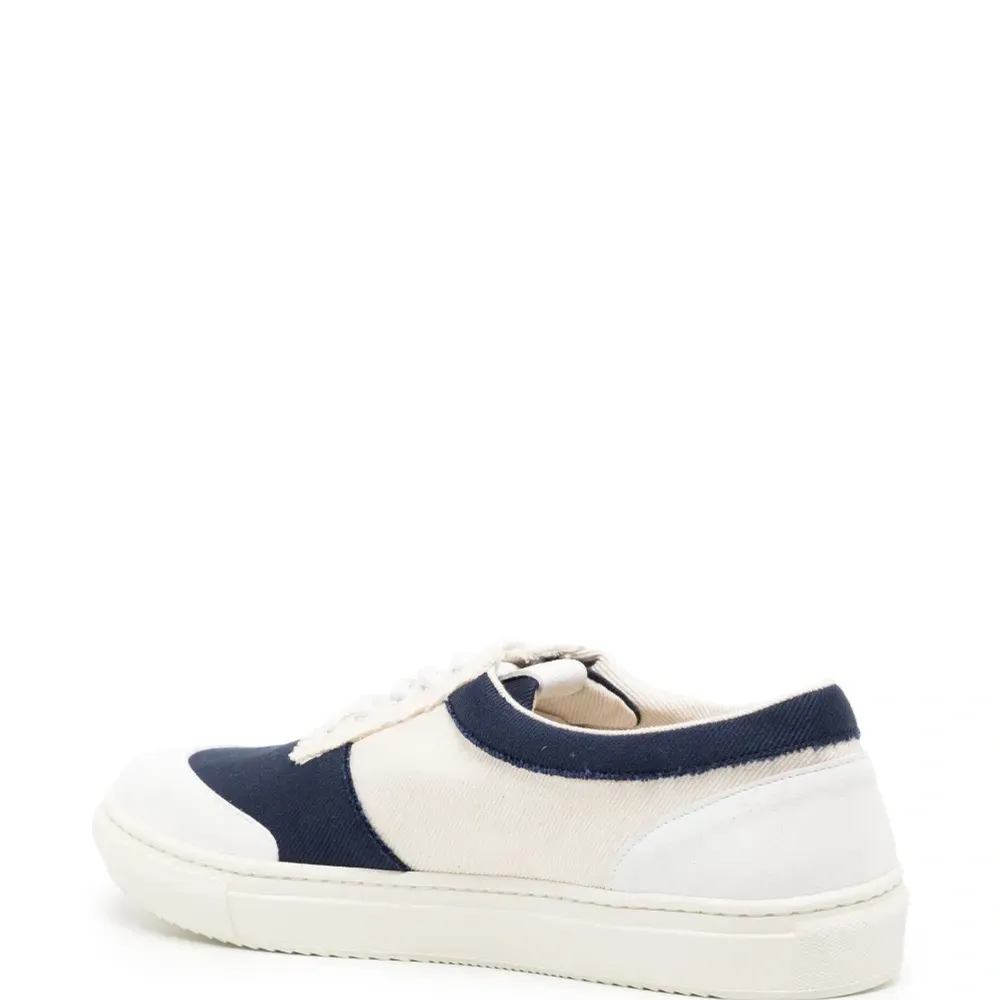 Кроссовки с логотипом