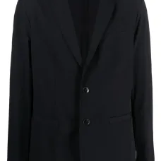 Однобортный пиджак на пуговицах