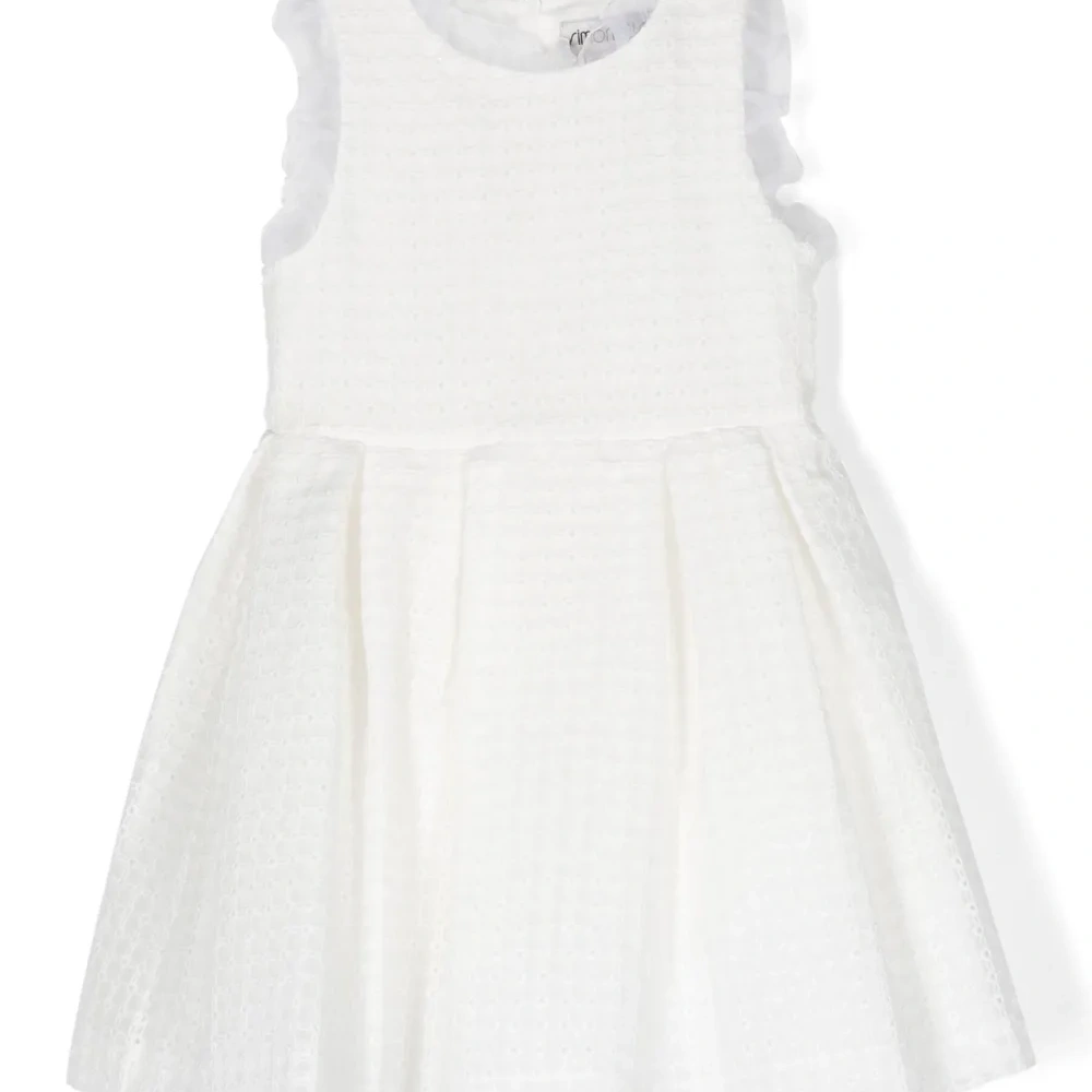 Платье без рукавов с кружевом