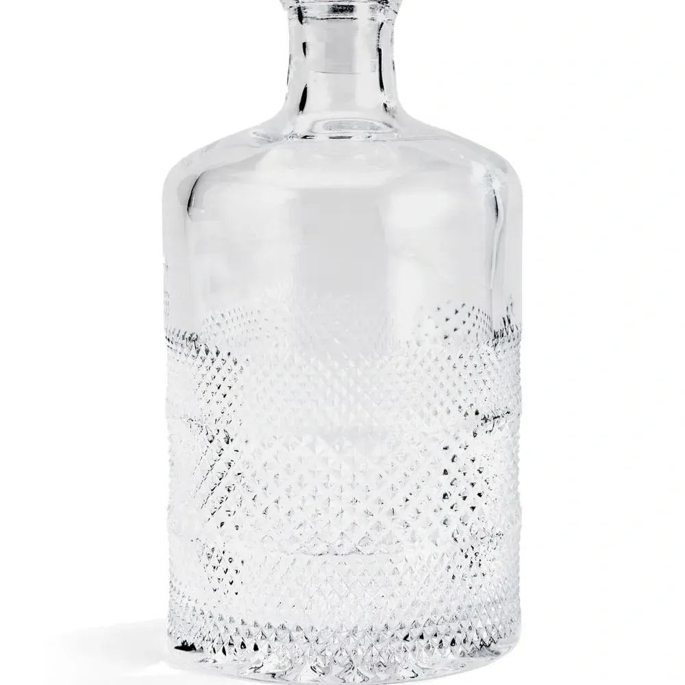 Графин Huxley с кристаллами