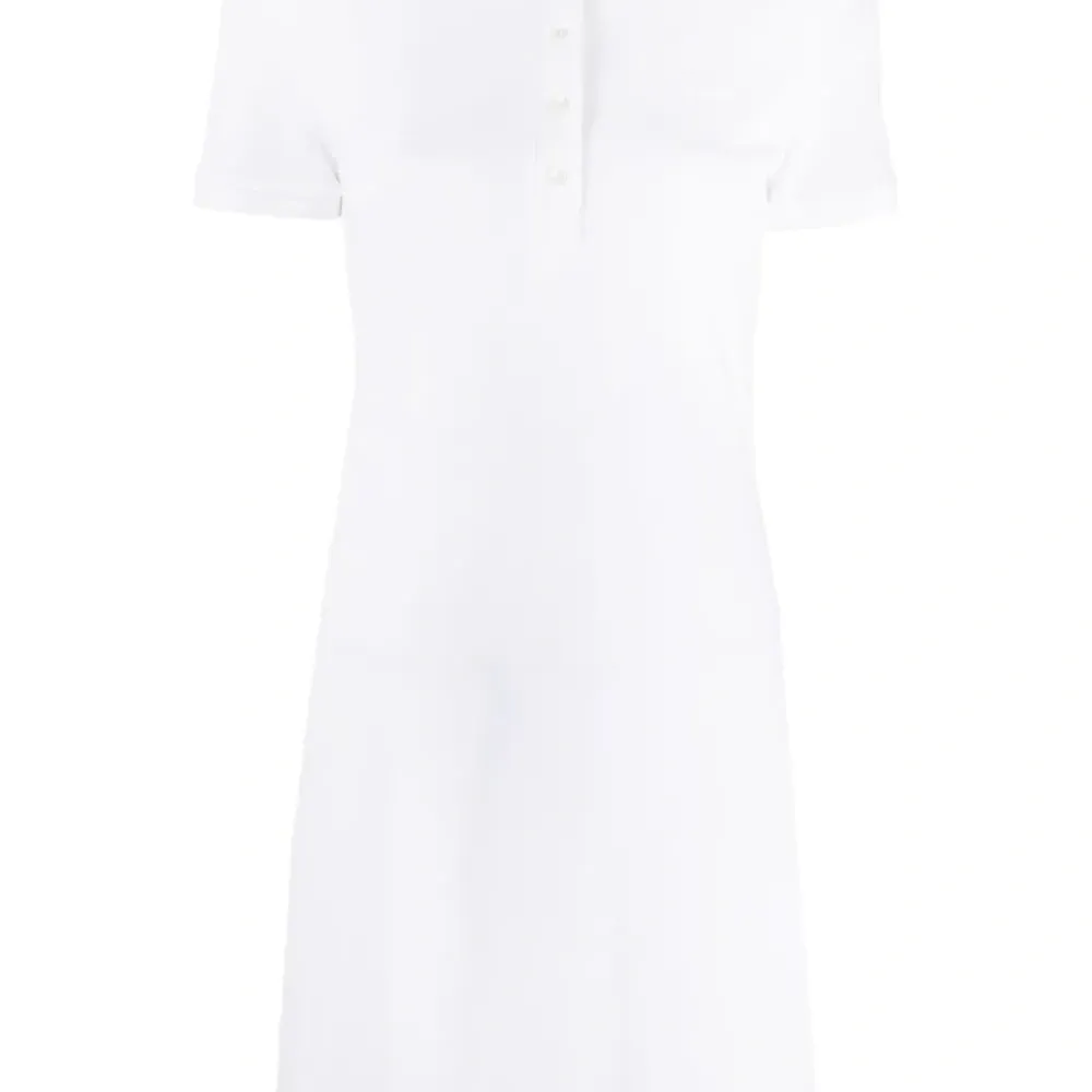 Платье с воротником поло и короткими рукавами