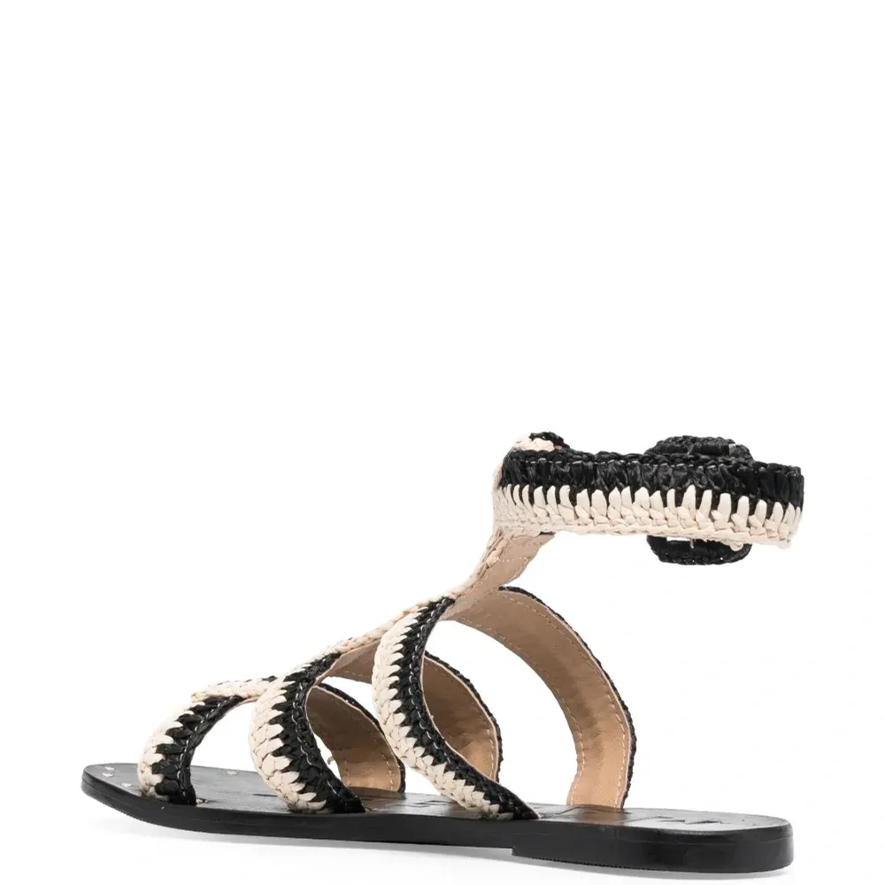 Сандалии с плетеными ремешками