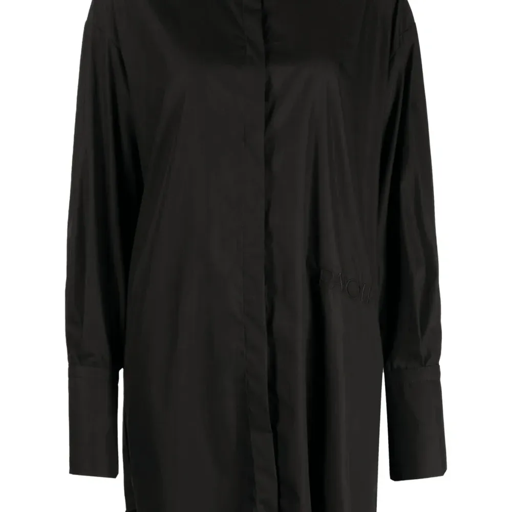 Платье-рубашка с вышитым логотипом