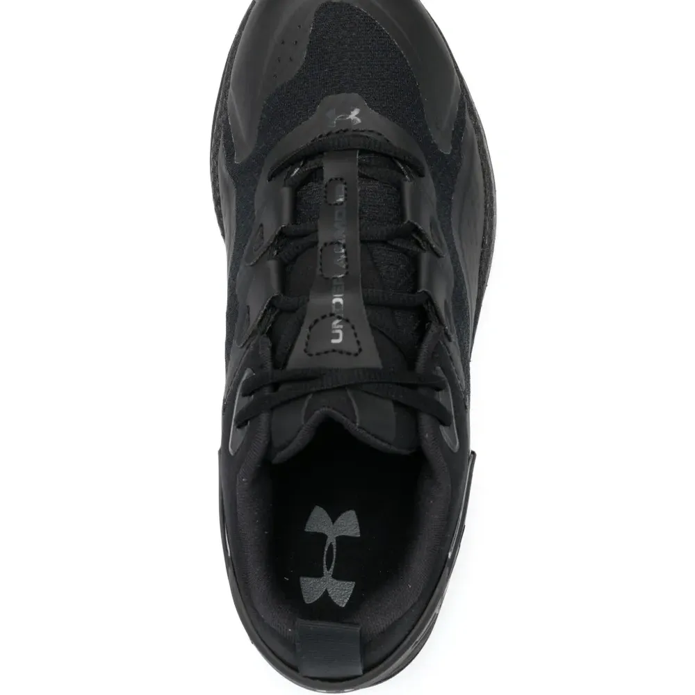 Кроссовки на шнуровке