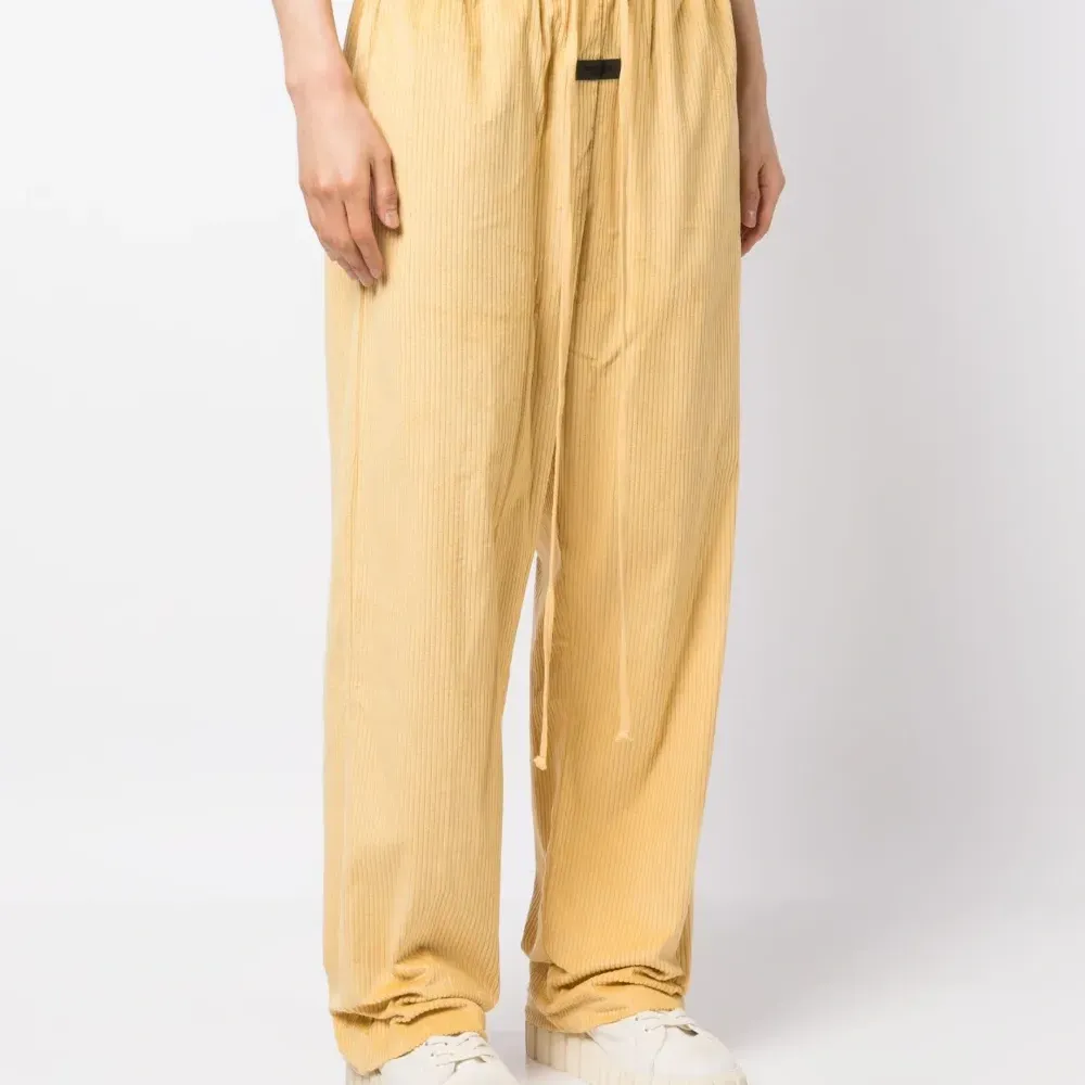 Вельветовые спортивные брюки с кулиской