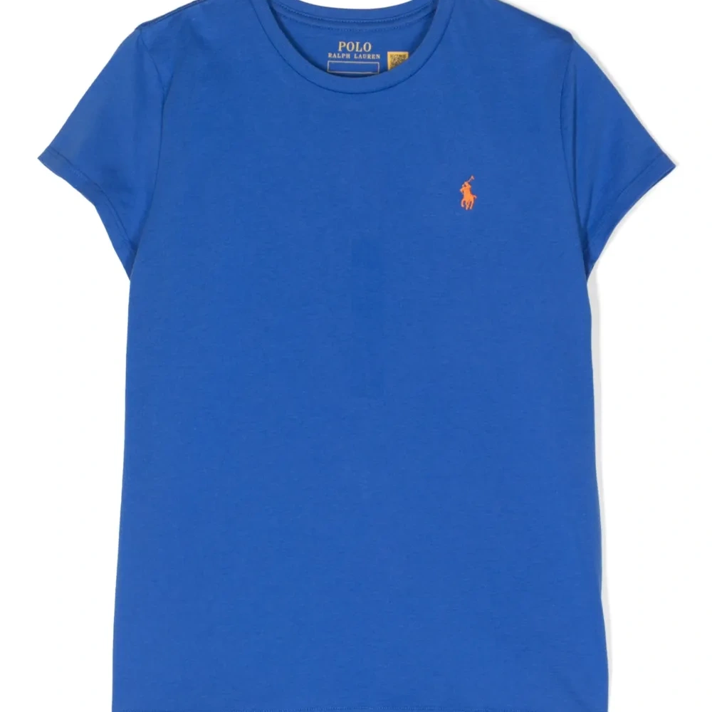 Футболка с вышитым логотипом