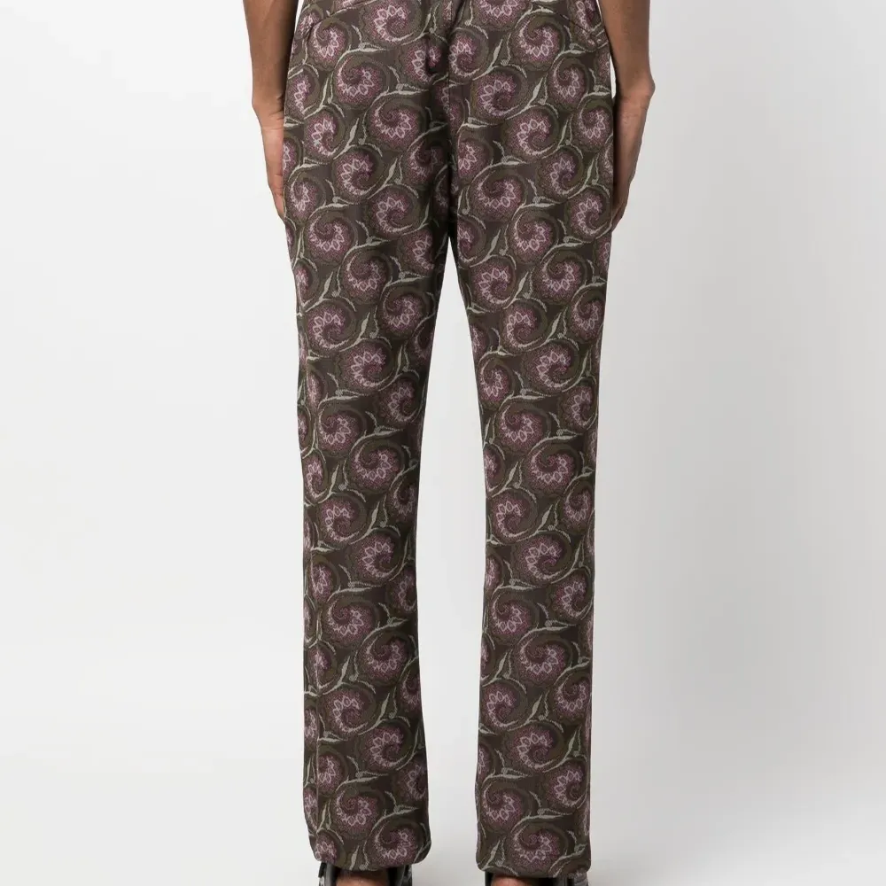 Брюки в клетку