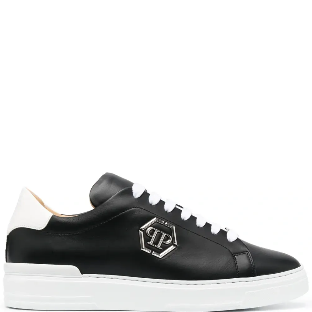 Кеды с логотипом