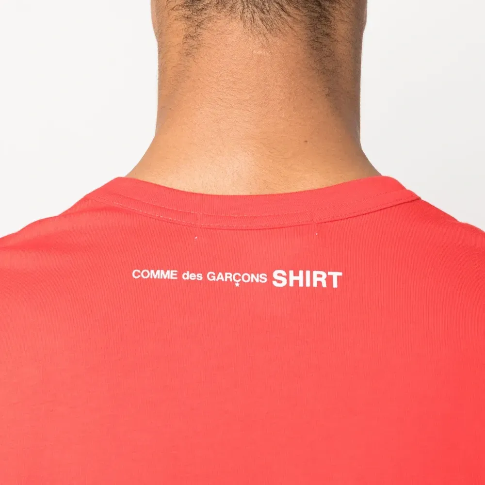 Футболка с логотипом