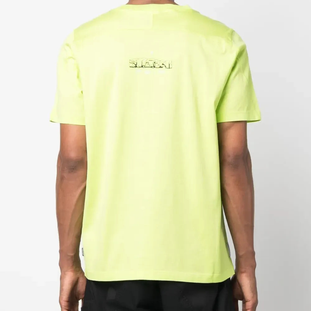 Футболка с логотипом