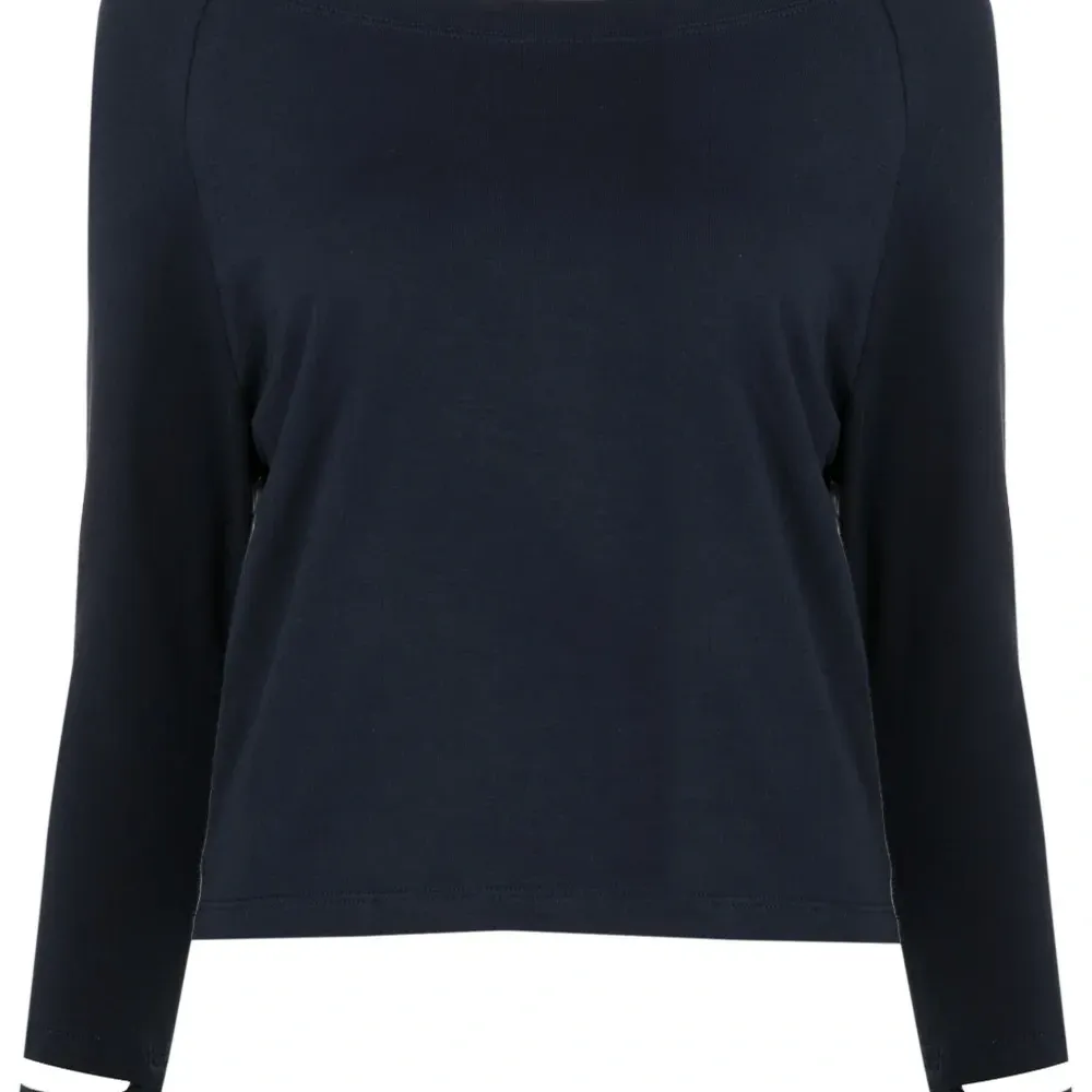 Футболка с длинными рукавами и вырезом-лодочкой