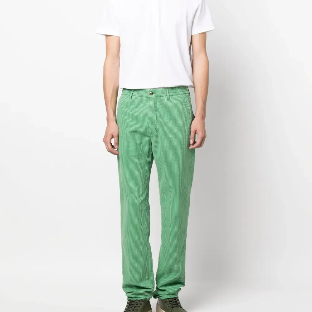 Брюки в тонкую полоску