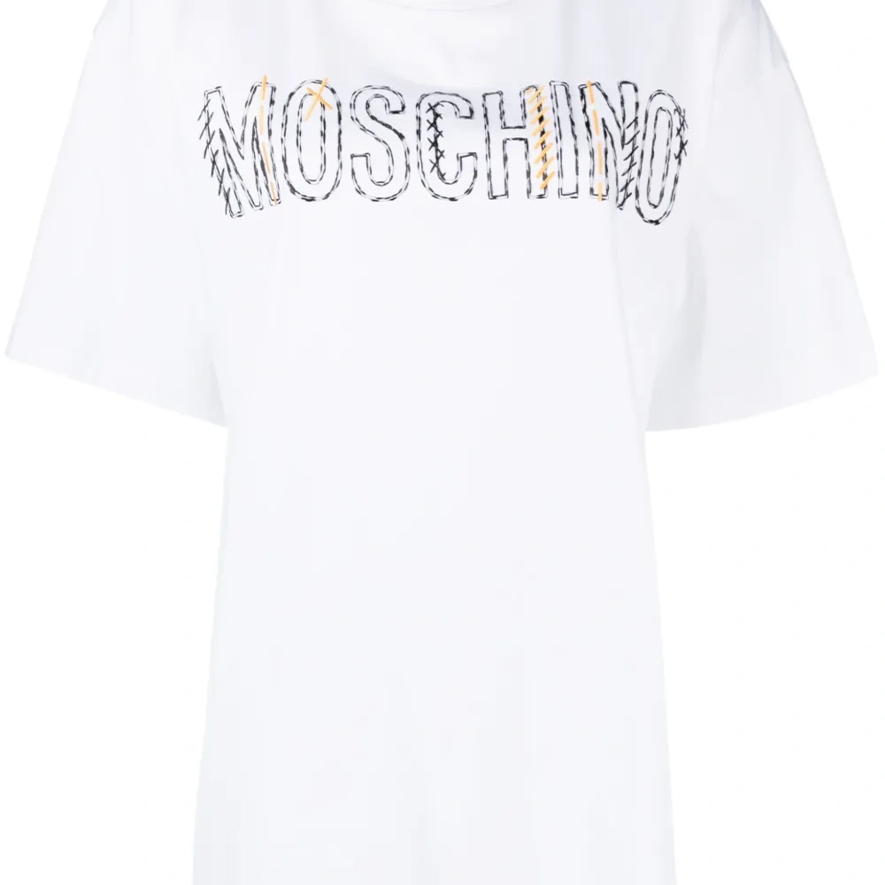 Футболка с вышитым логотипом