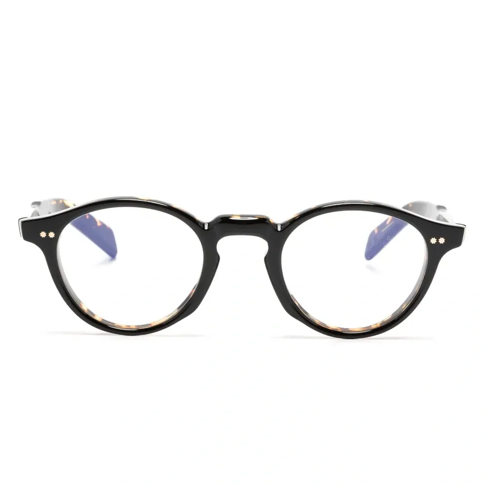 Очки в оправе черепаховой расцветки