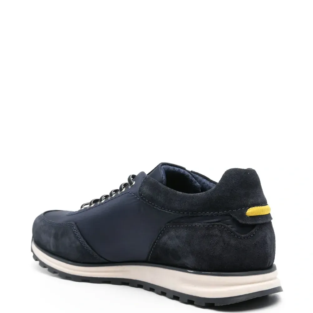 Кроссовки со вставками