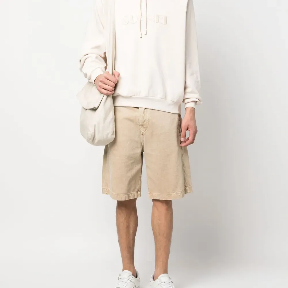 Худи с вышитым логотипом