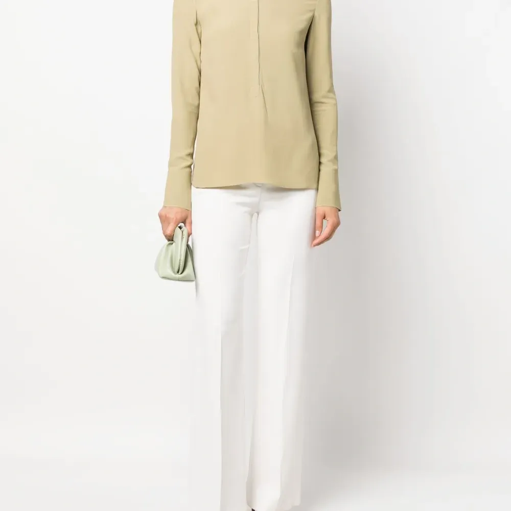 Блузка с длинными рукавами