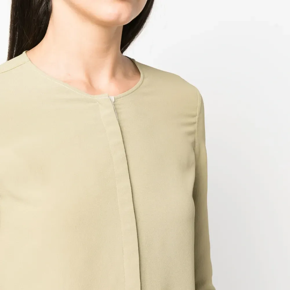 Блузка с длинными рукавами