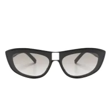 Солнцезащитные очки в оправе 'кошачий глаз' Солнцезащитные очки в оправе 'кошачий глаз'