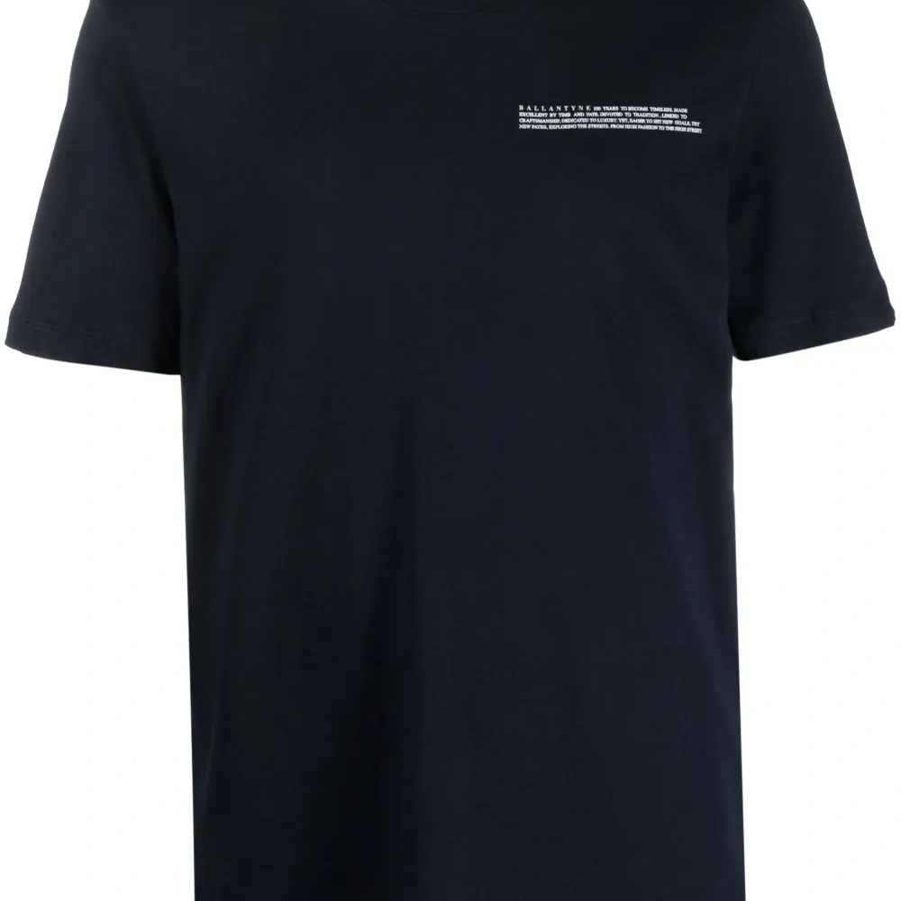 Футболка с логотипом