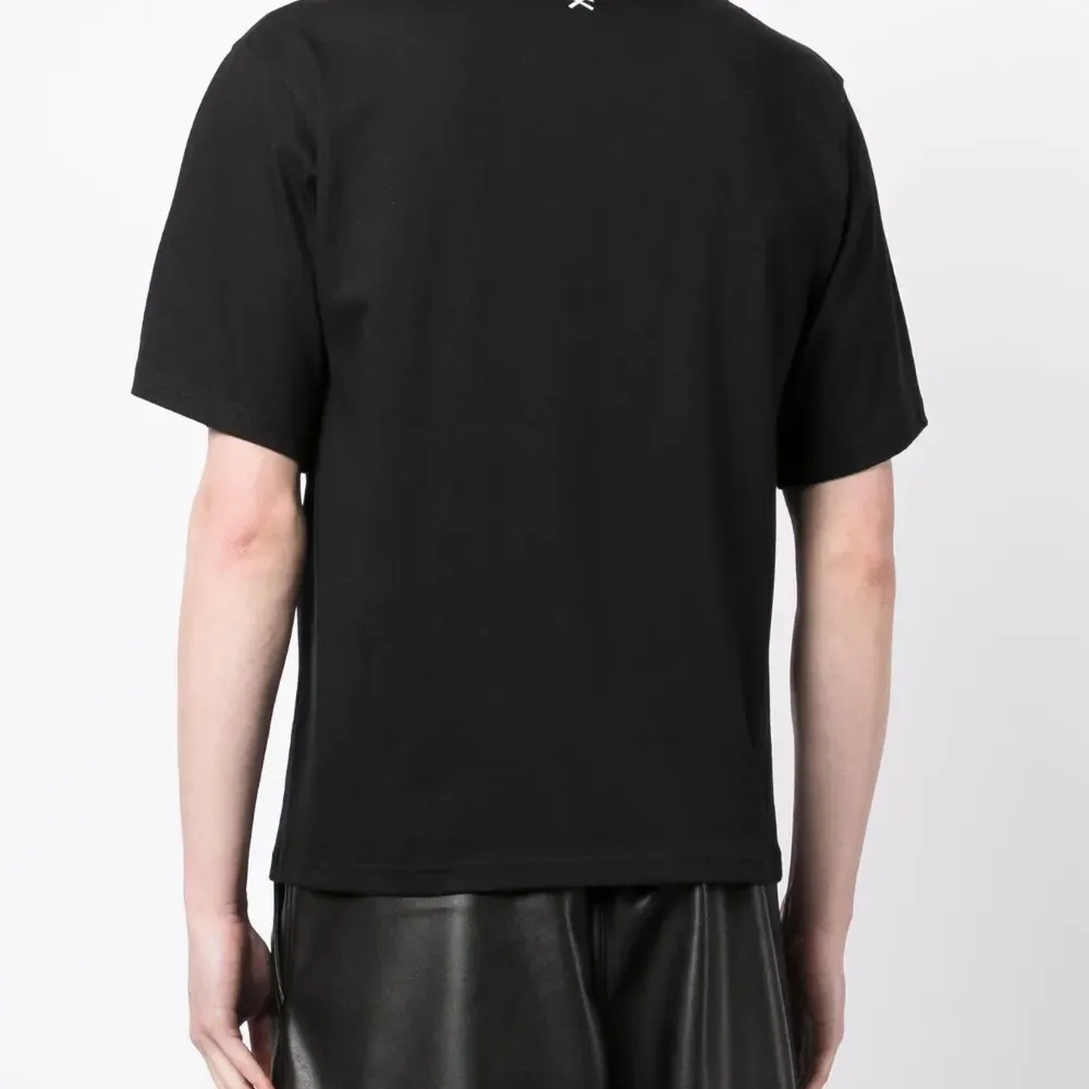 Футболка с логотипом