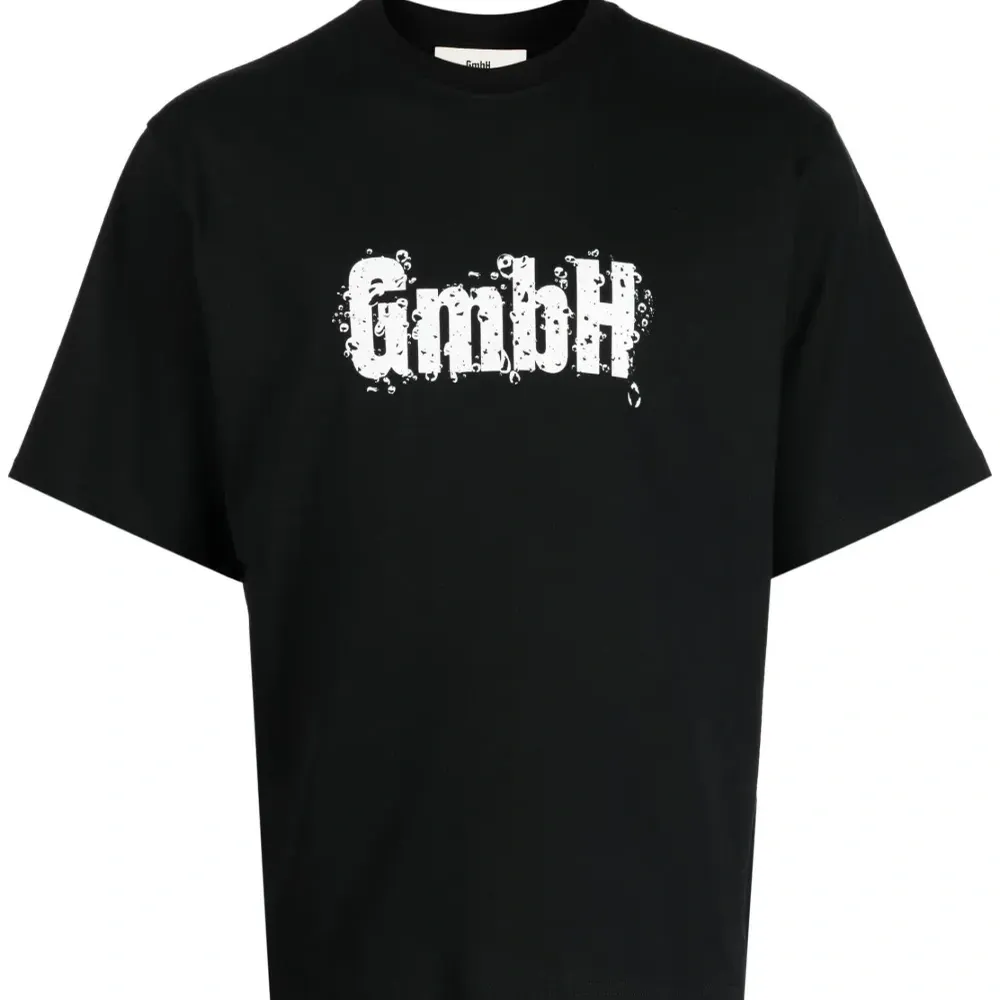 Футболка с логотипом