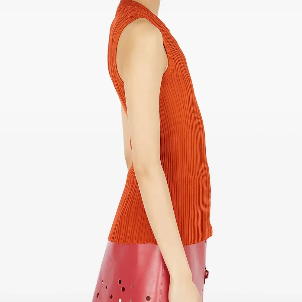 топ в рубчик без рукавов