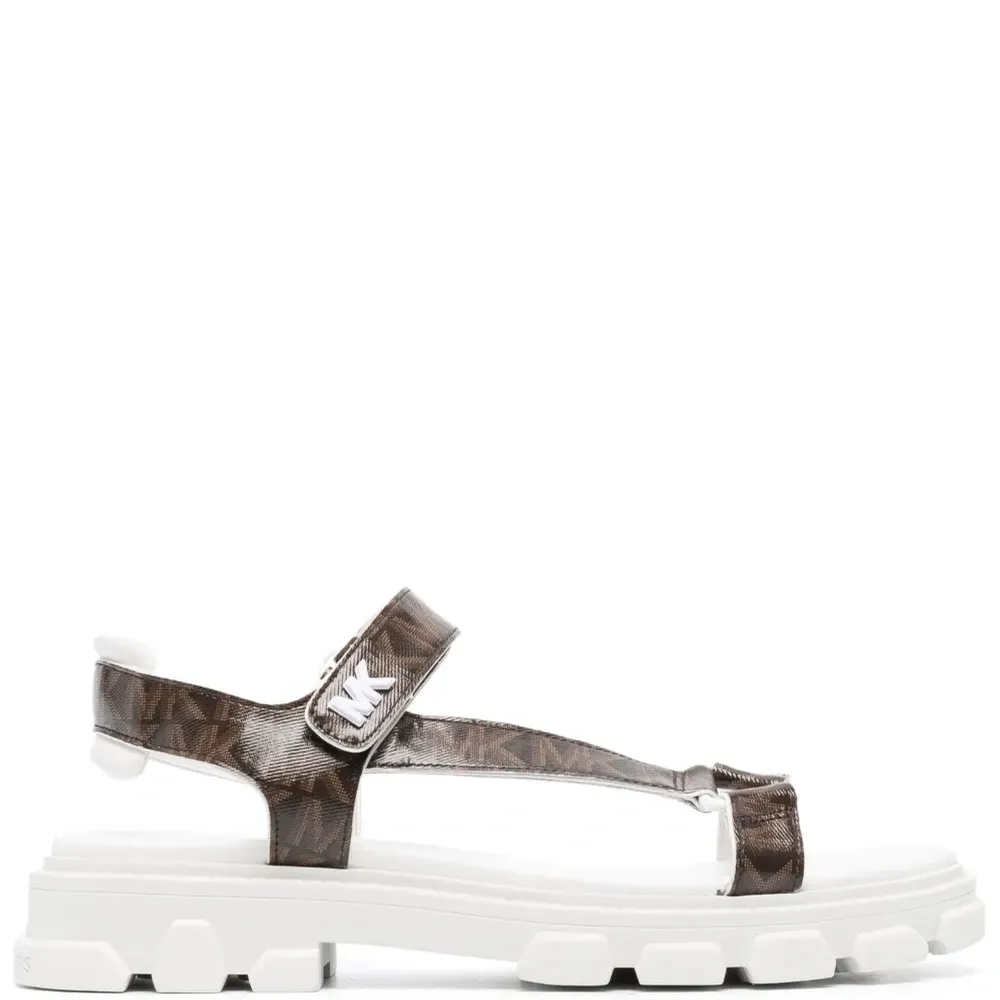 Сандалии с монограммой