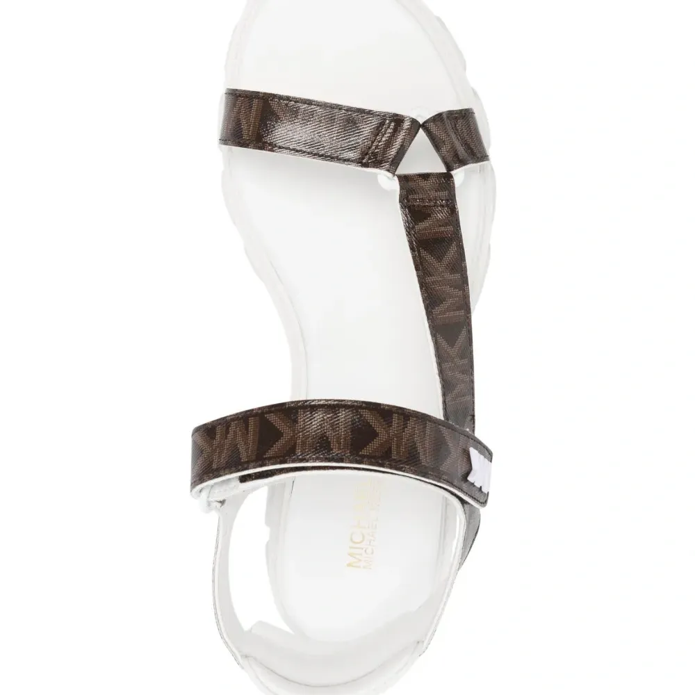 Сандалии с монограммой