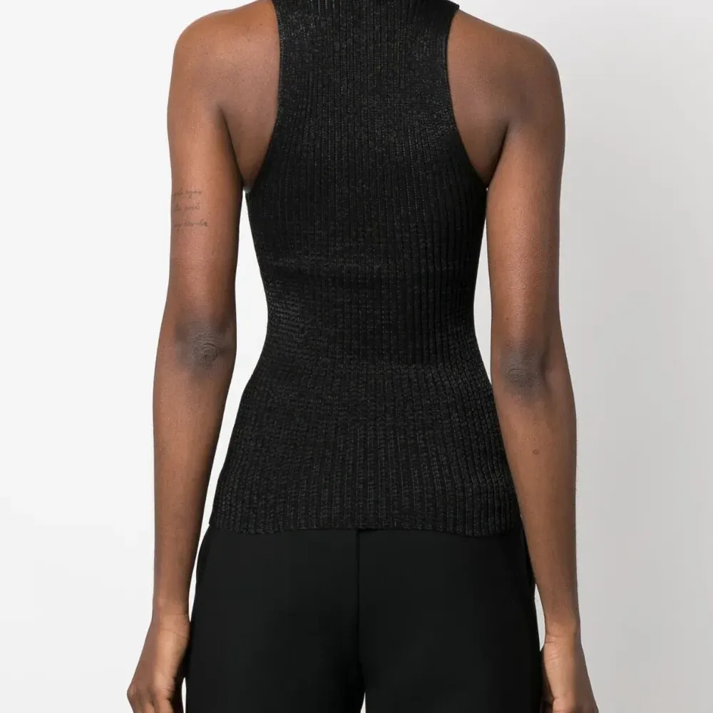 Топ Emma с высоким воротником