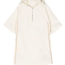 Платье с короткими рукавами и капюшоном