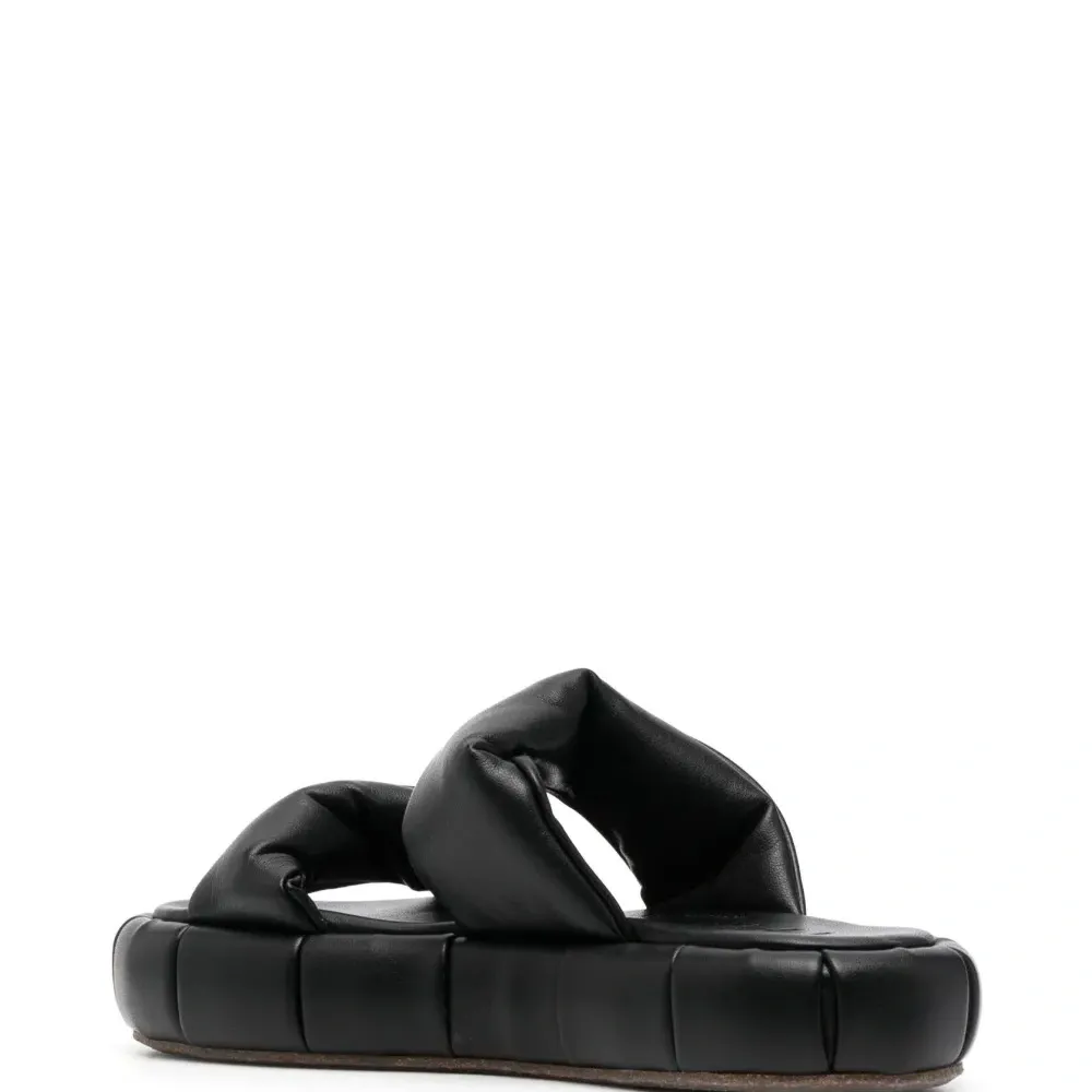 Шлепанцы Air на платформе Шлепанцы Air на платформе