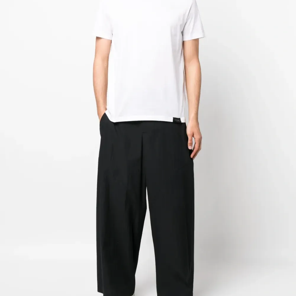 Футболка с круглым вырезом